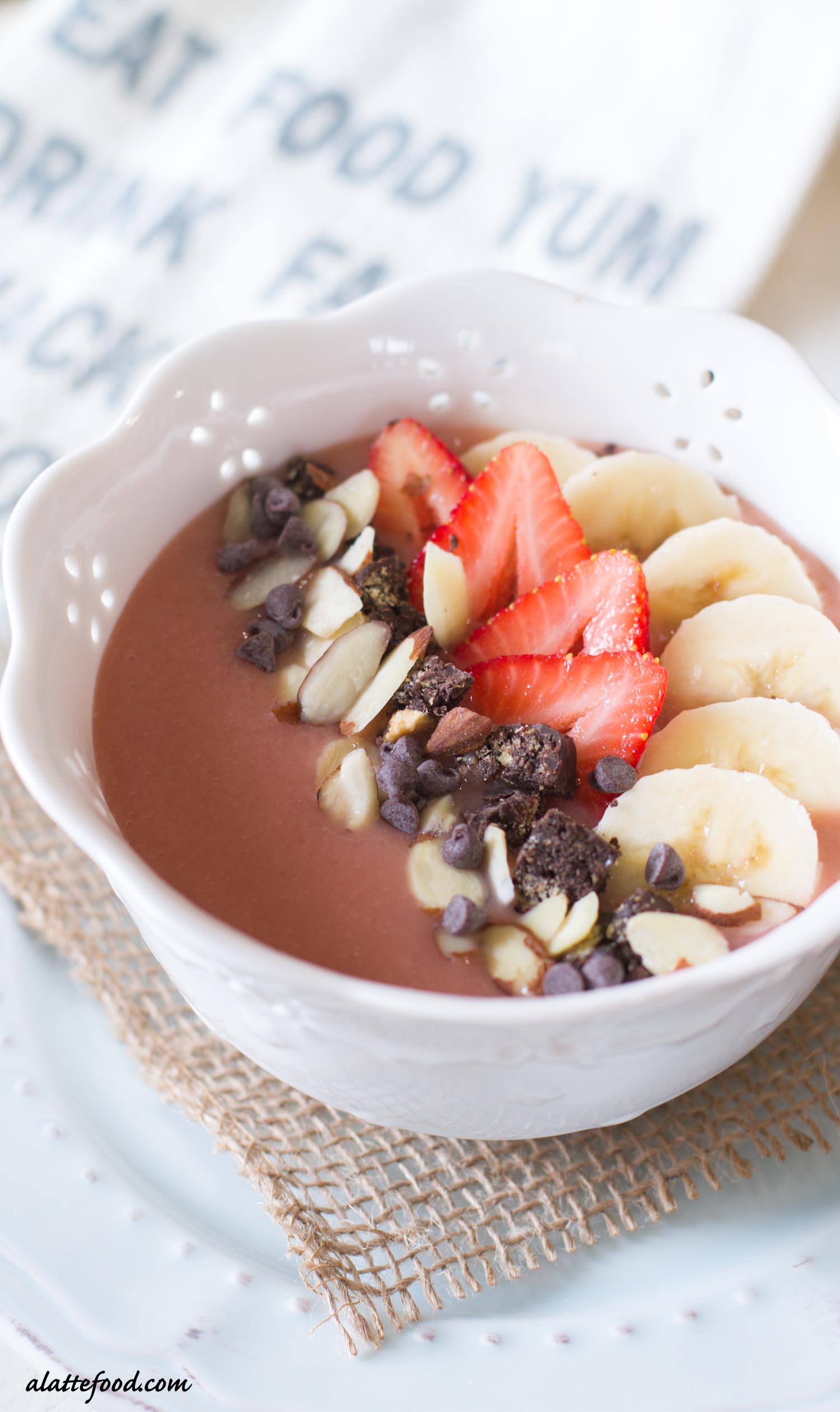 Chocolate Strawberry Banana Smoothie Bowl - A Latte Food
